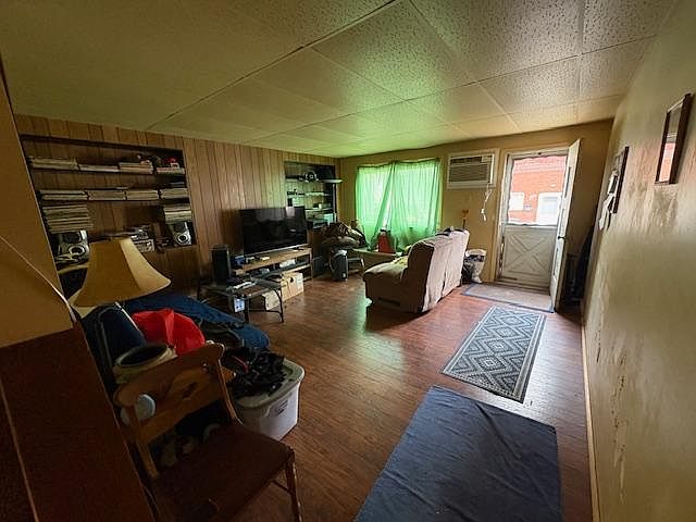 1st image of 440 Cedarville St