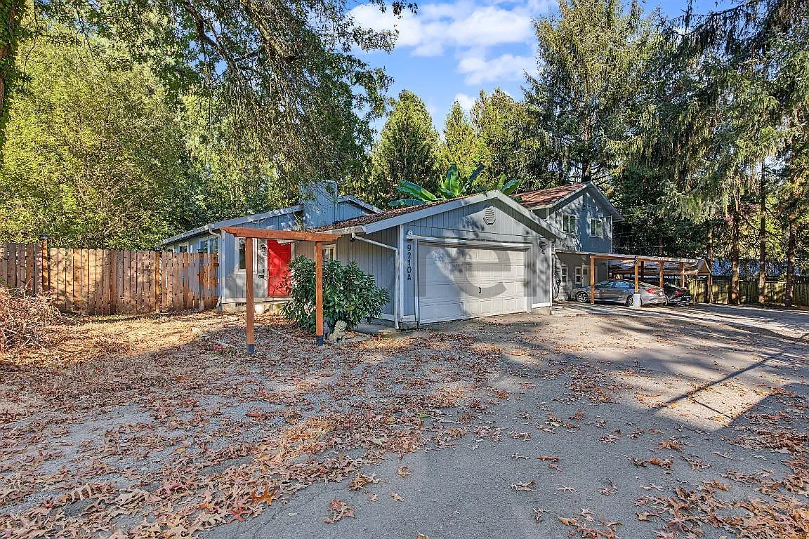 3 bed, 1050 sqft, $2,500 — Photo 1