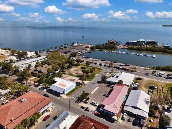 373 1st St, Cedar Key, FL 32625