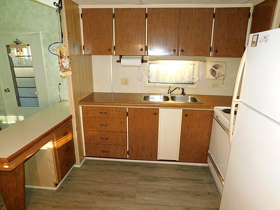 5th image of 38020 Christine Ave