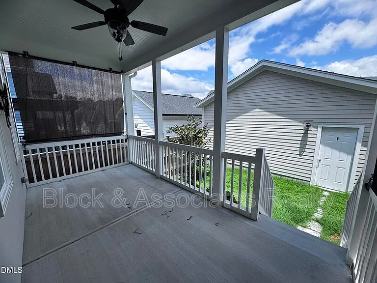 440 Douglas Falls Dr — Photo 17