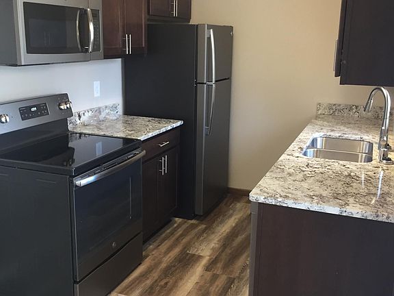 3rd image of 851 125th Ln NE