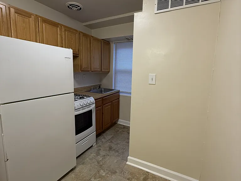 1314 K St SE — Photo 6