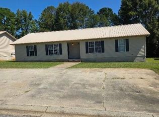 2317 Laura Ct NE, Milledgeville, GA 31061