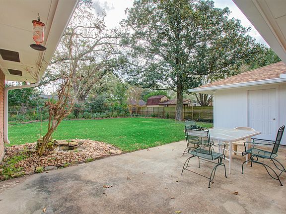 4th image of 8939 Rockhurst Dr