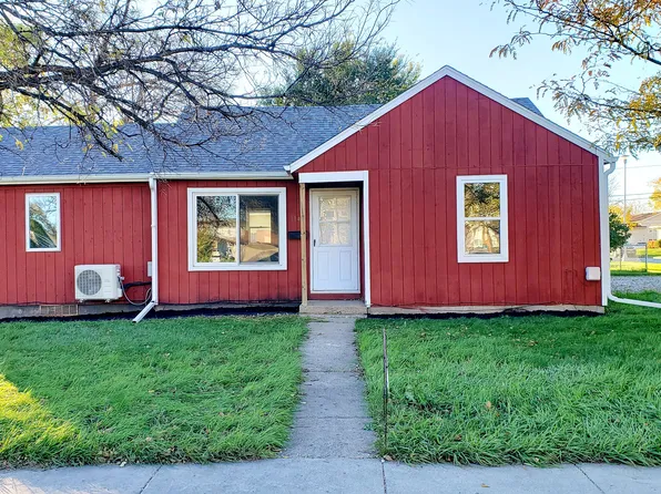 1042 17th St N, Fargo, ND 58102