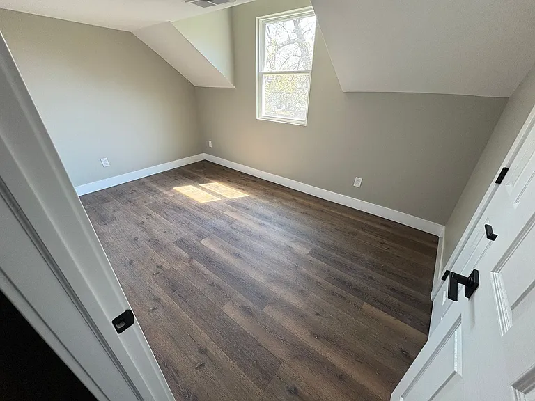 668 Wager St — Photo 4