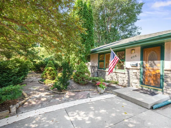6716 Jefferson St NE, Fridley, MN 55432