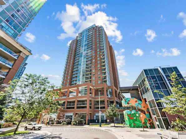 125 Western Battery Rd #301, Toronto, ON M6K 3R8
