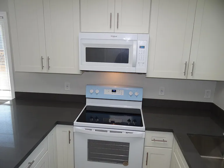 8642 Beverly Ln — Photo 16