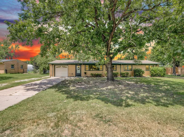 1500 W 33rd St N, Wichita, KS 67204