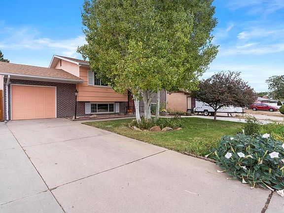 3rd image of 2123 Rosewood Ln