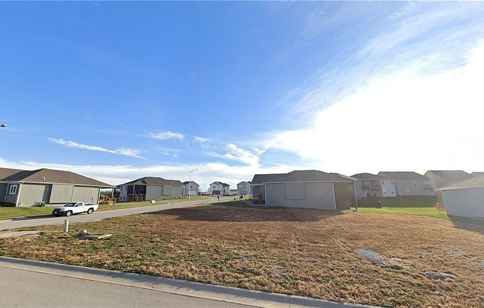 1st image of 635 NW 110th St