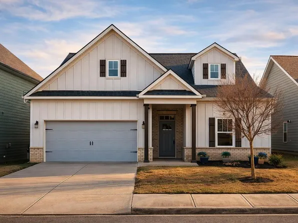 8768 Snowy Owl Rd, Ooltewah, TN 37363