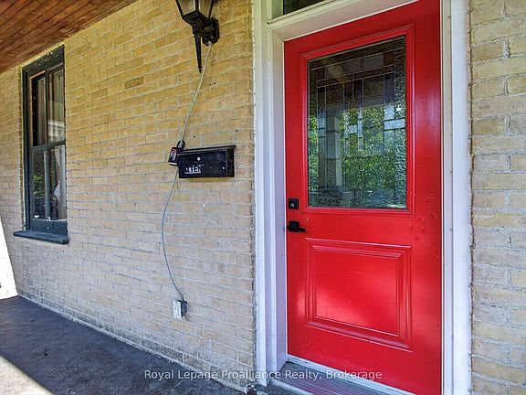 5th image of 277 Reid St