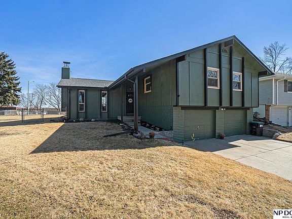 2nd image of 13806 Jefferson Cir