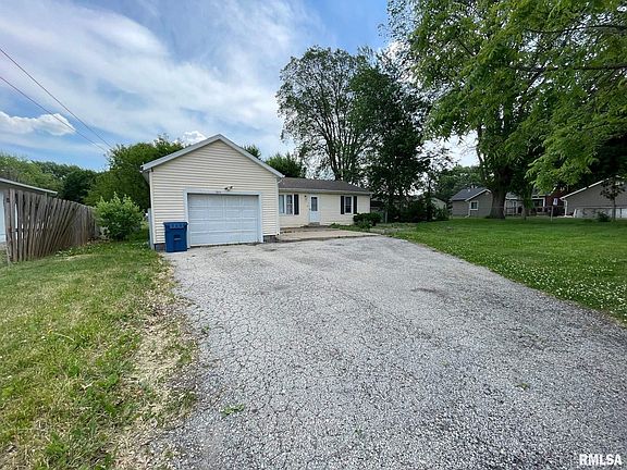2nd image of 1811 1st St