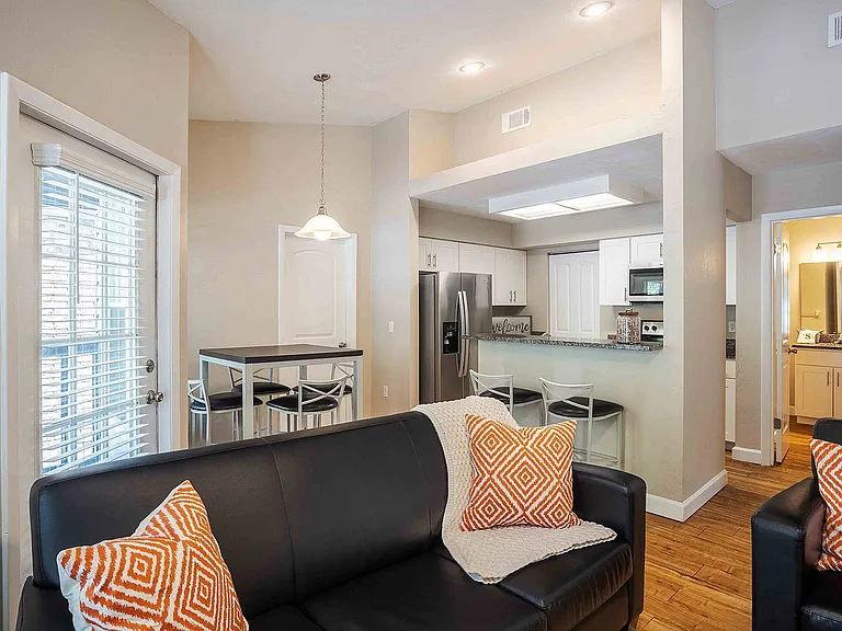 Spyglass Apartments — Photo 30