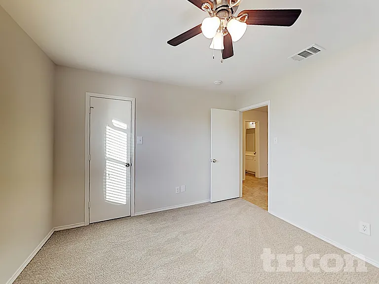 413 Rustic Grove Ln — Photo 13