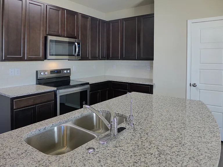 10827 Fox Trot Way — Photo 3