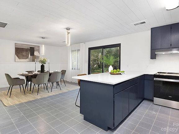 4th image of 900 Tilden Rd