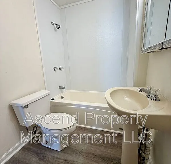 3208 Dodds Ave #B — Photo 4