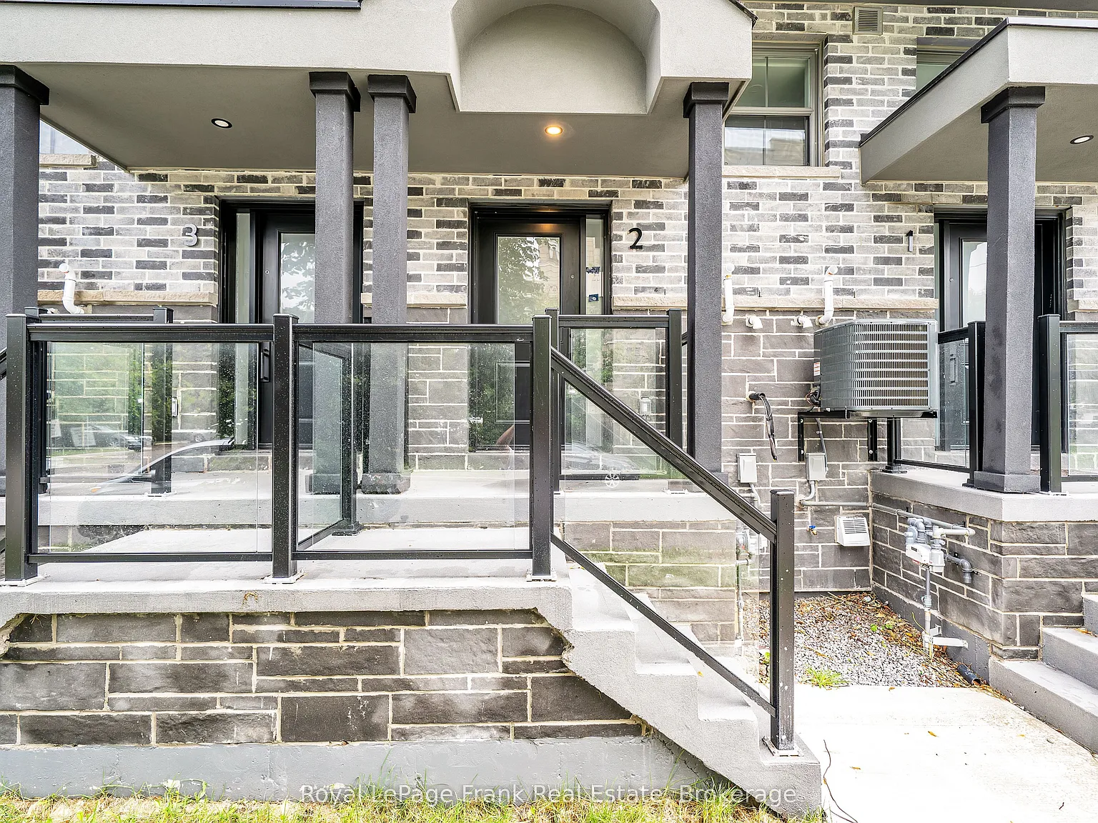 3 bed, $3,000 — Photo 2