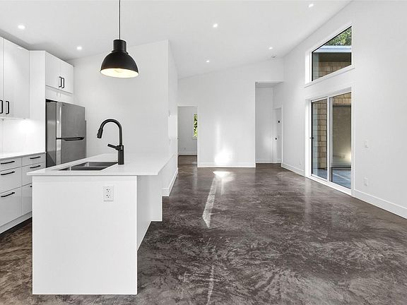 5th image of 2450 Carpenter Rd