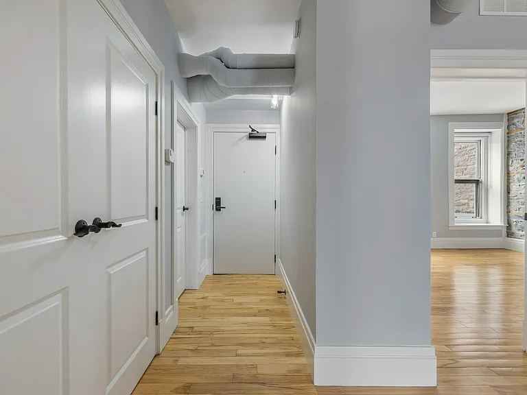 200A Ontario St #6 — Photo 3