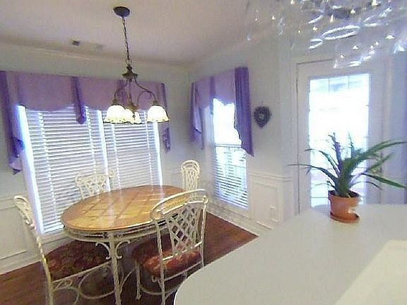 3rd image of 809 Georgian Point Dr