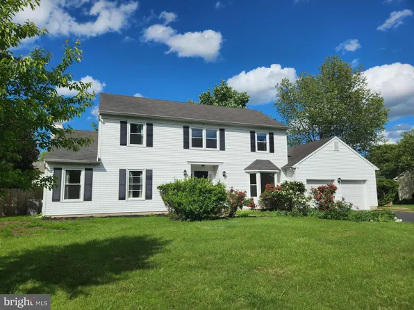 10 Dustin Dr, Lawrence Township, NJ 08648