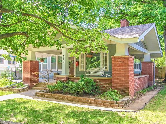 3rd image of 542 Chautauqua Ave