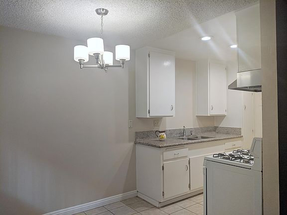 5th image of 266 S El Molino Ave APT 10