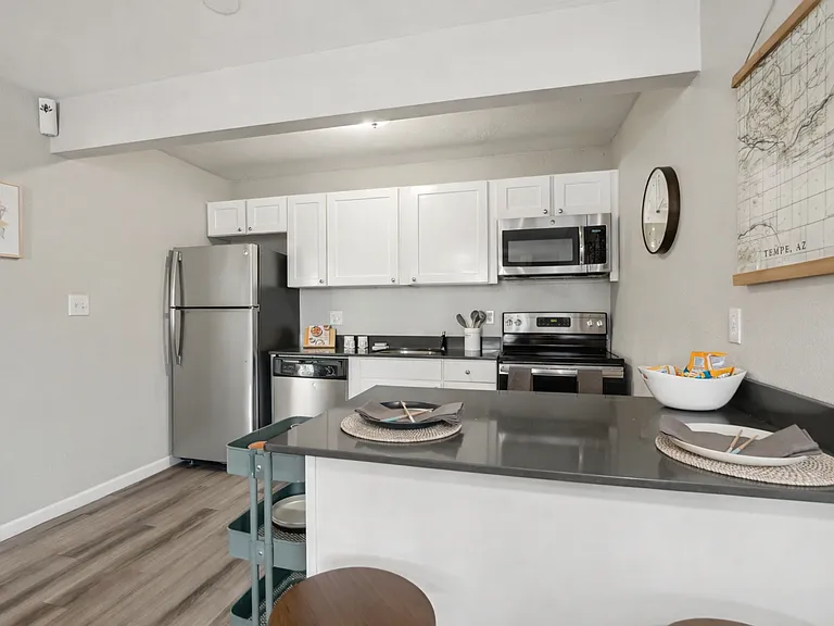 Aqua Apartments — Photo 25