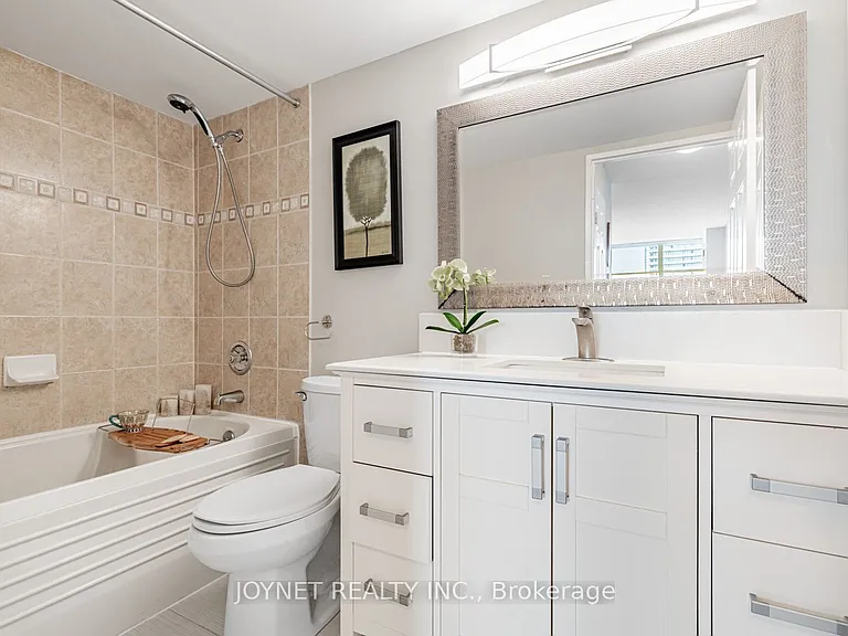 7 Bishop Ave #2205 — Photo 25