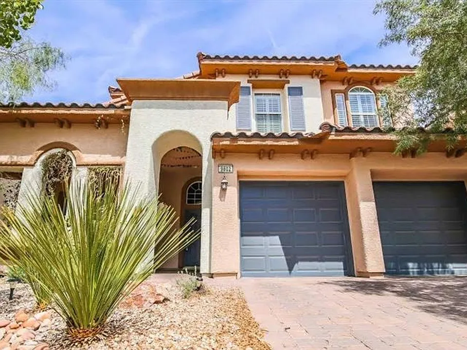 9802 Crescent Lodge Ct