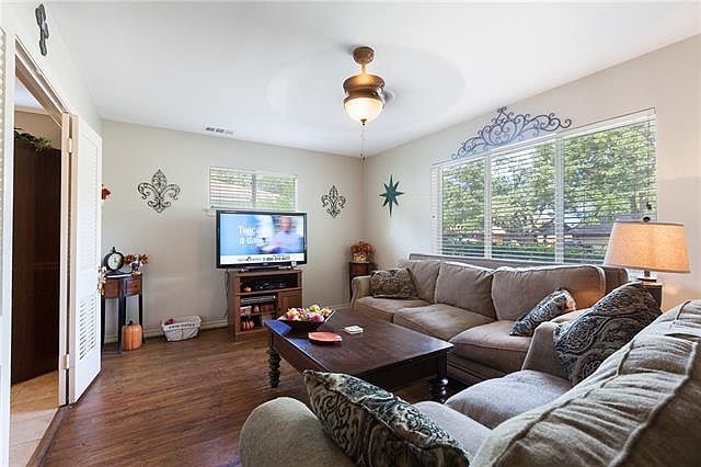 1st image of 1106 Bandera Ln
