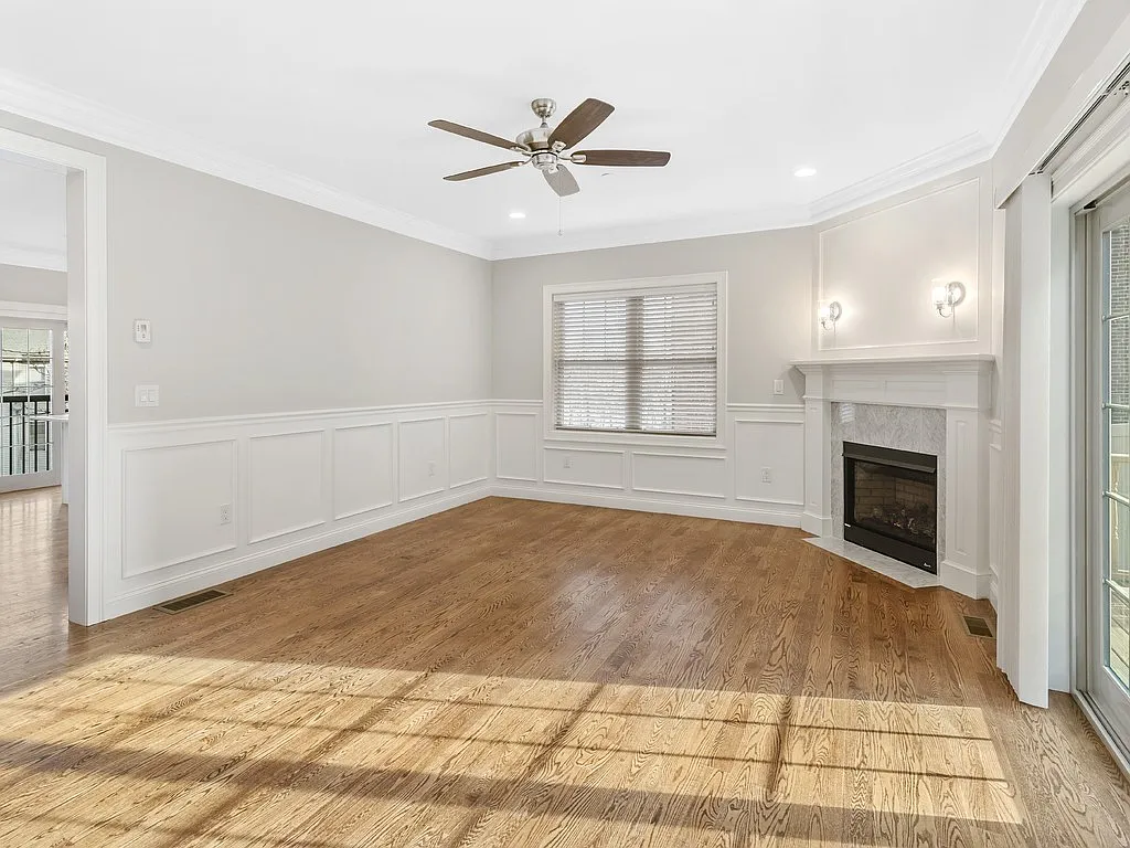 3 bed, 2.5 bath, 1850 sqft, $4,950 — Photo 3