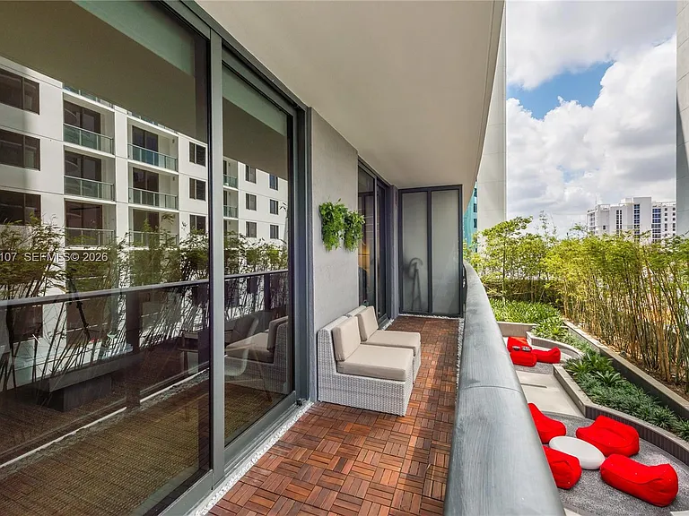 55 SW 9th St #1010 — Photo 22