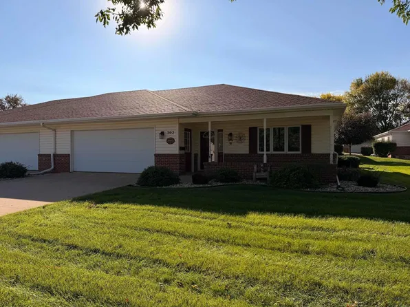 302 Juneau Ave SE, Orange City, IA 51041