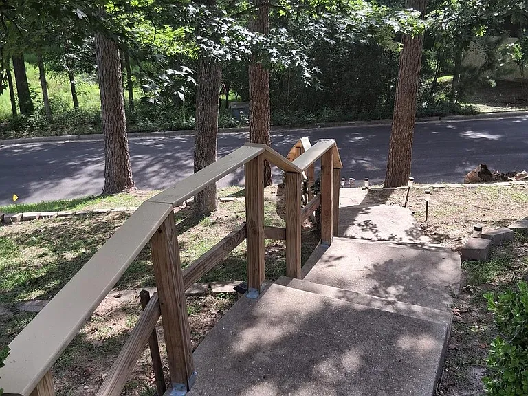 2232 Azalea Cir — Photo 2