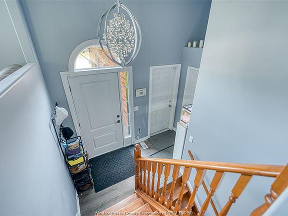 4th image of 24 Briarwood Cres