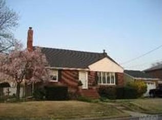 455 Oakley Ave, Elmont, NY 11003
