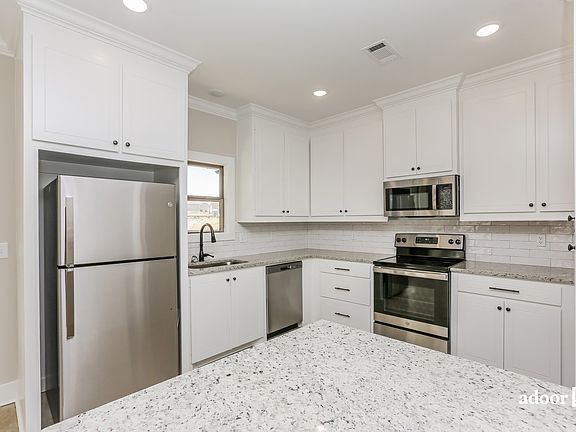 3rd image of 137 Shelby Mae Cir