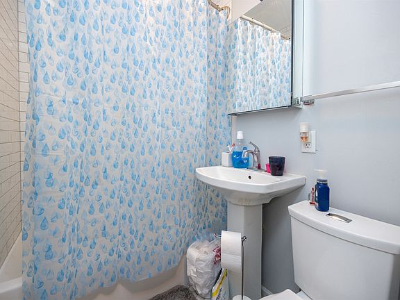 5th image of 3814 67th St