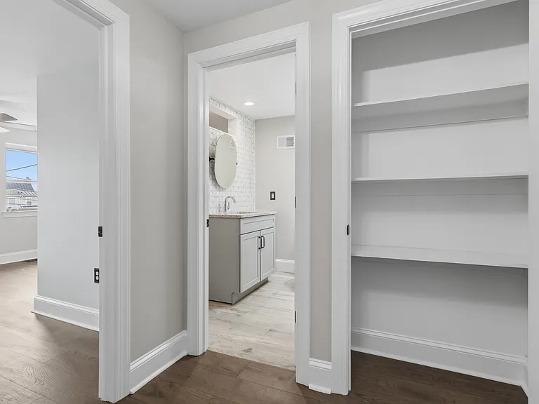 321 W 12th Ave — Photo 19