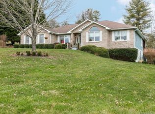 216 Sugar Hollow Rd, Hendersonville, NC 28739