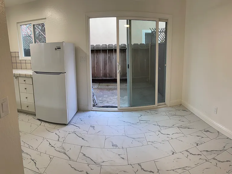 238 Montecito Ave — Photo 3