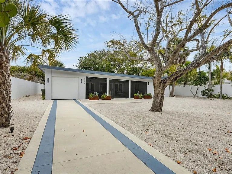 1116 Westway Dr — Photo 1
