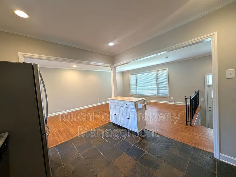 6724 Sunview Dr — Photo 4